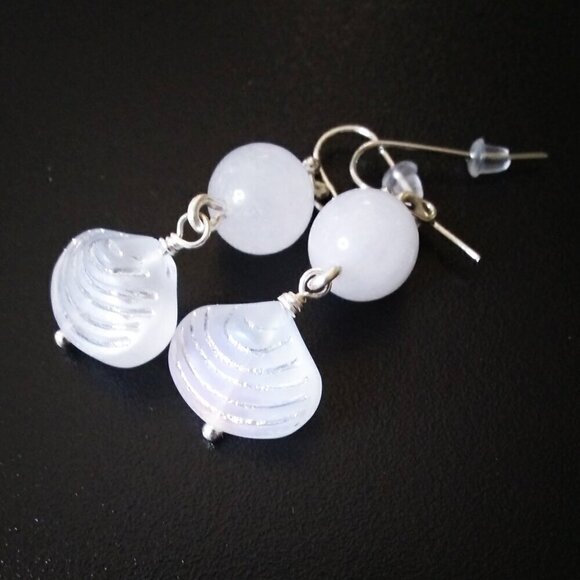 Beach Wedding? Chunky White Agate + Pressed Glass Clam Shell Dangle Earrings - Picture 3 of 7